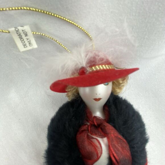 Bloomingdales Woman Fancy Shopper Big Brown Bag Glass Christmas Ornament 8" - Picture 3 of 9